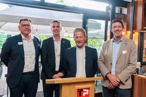 Louis-Marie Piron, fondateur du groupe, Olivier Beguin, CEO du groupe, Günther Beining, administrateur délégué de Thomas & Piron Luxembourg et François-Xavier Gilen, directeur commercial Luxembourg, lors des 50 ans du Groupe au Luxembourg